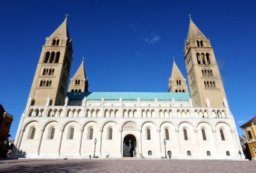 Pécs, székesegyház, püspöki palota és a középkori egyetem