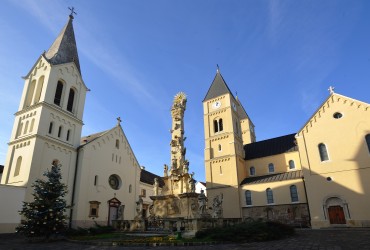 Vár utca - Szent Mihály Főszékesegyház